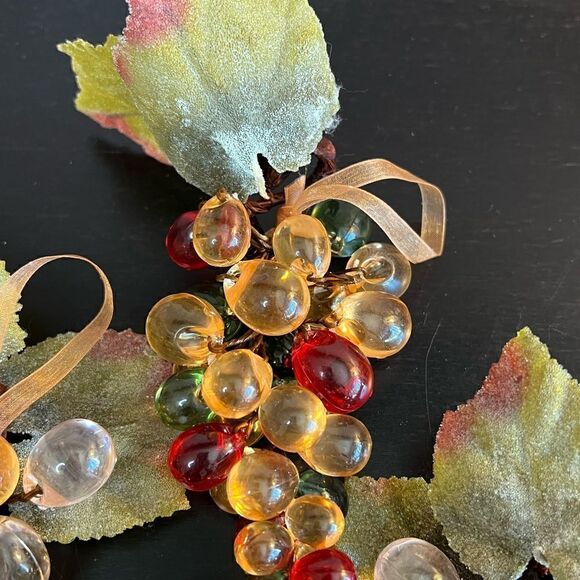 Vintage 1960’s acrylic lucite grape clusters set of 4 - Picture 7 of 16